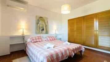 3 bedrooms, free WiFi, bed sheets