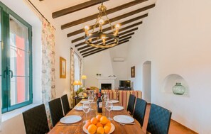 Unclassified image, 4 of 26, button