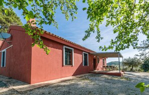 Exterior - Mazuecos Rural House  - Beautiful 3 bedroom finca in Sevilla (Lora del Río)