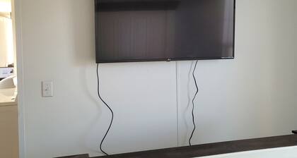 3-Bedroom Home Near Moss Bluff – Cozy, Pet-Friendly, Perfect for Extended Stays!