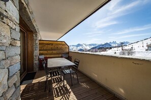 Outdoor dining - Apartment for 6 people with jacuzzi in a new residence on the slopes (LA TOUSSUIRE)
