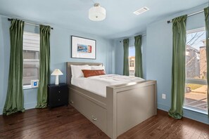 4 habitaciones, tabla de planchar con plancha y wifi 