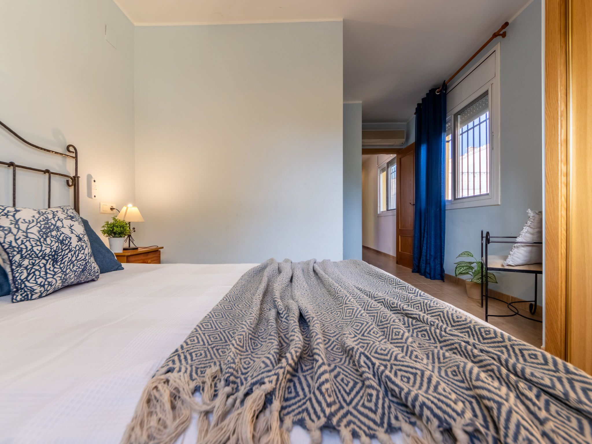 3 dormitorios, escritorio, Internet