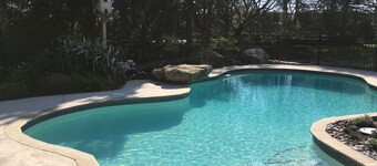 5 km from Havelock North Comfortable Cosy Country Motorhome Experience