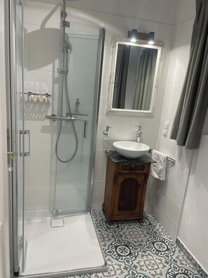 Bathroom - Studio close to center (Wien)