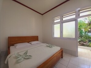 Standard Double Room, Balcony, Garden View | Free WiFi - Hotel Bajo (Labuan Bajo)
