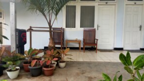 Standard Double Room, Balcony, Garden View | Terrace/patio - Hotel Bajo (Labuan Bajo)