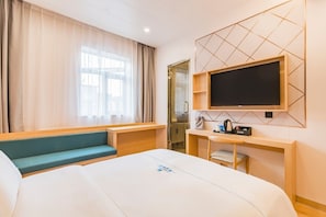 Chambre de base | Décor unique, système d’insonorisation, accès au Wi-Fi (inclus)
