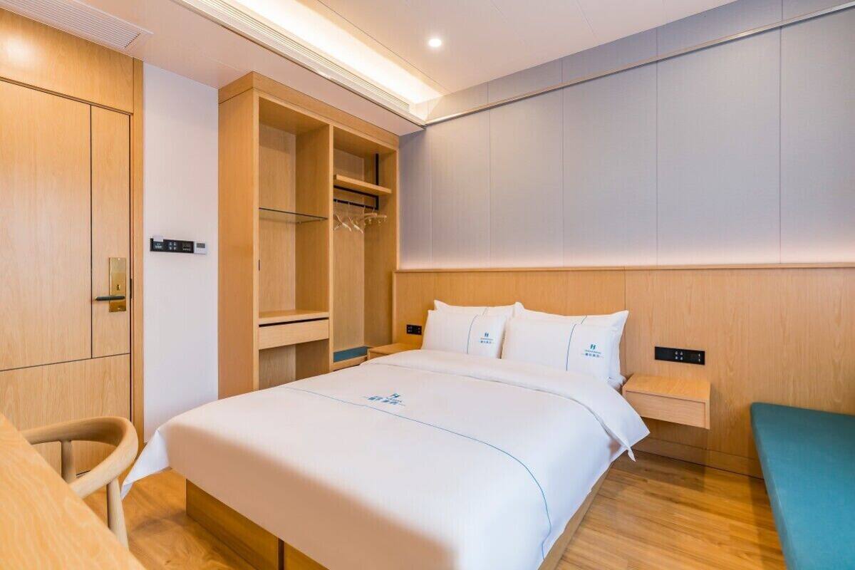Habitación básica | Sistema de insonorización, wifi gratis, decoración individual