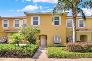 Exterior - 3157 YL - Encantada Serenity Retreat: Elegant Villa Close to Disney (Kissimmee)