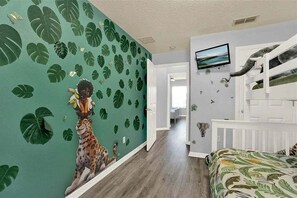 3 bedrooms, desk, iron/ironing board, travel crib