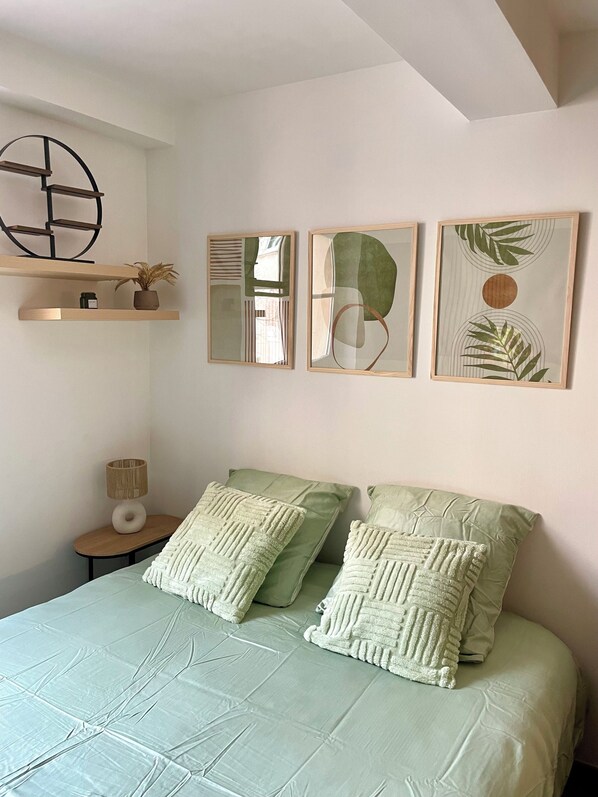 1 bedroom, WiFi, bed sheets