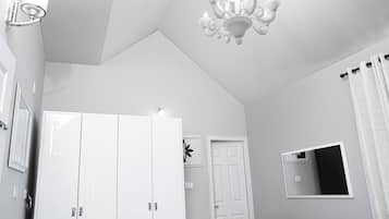 Villa | 3 Schlafzimmer, Schreibtisch, schallisolierte Zimmer, kostenloses WLAN