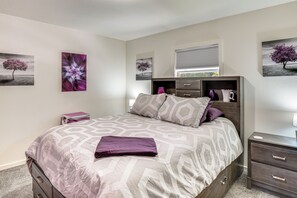 2 chambres, bureau, accès Internet, draps fournis