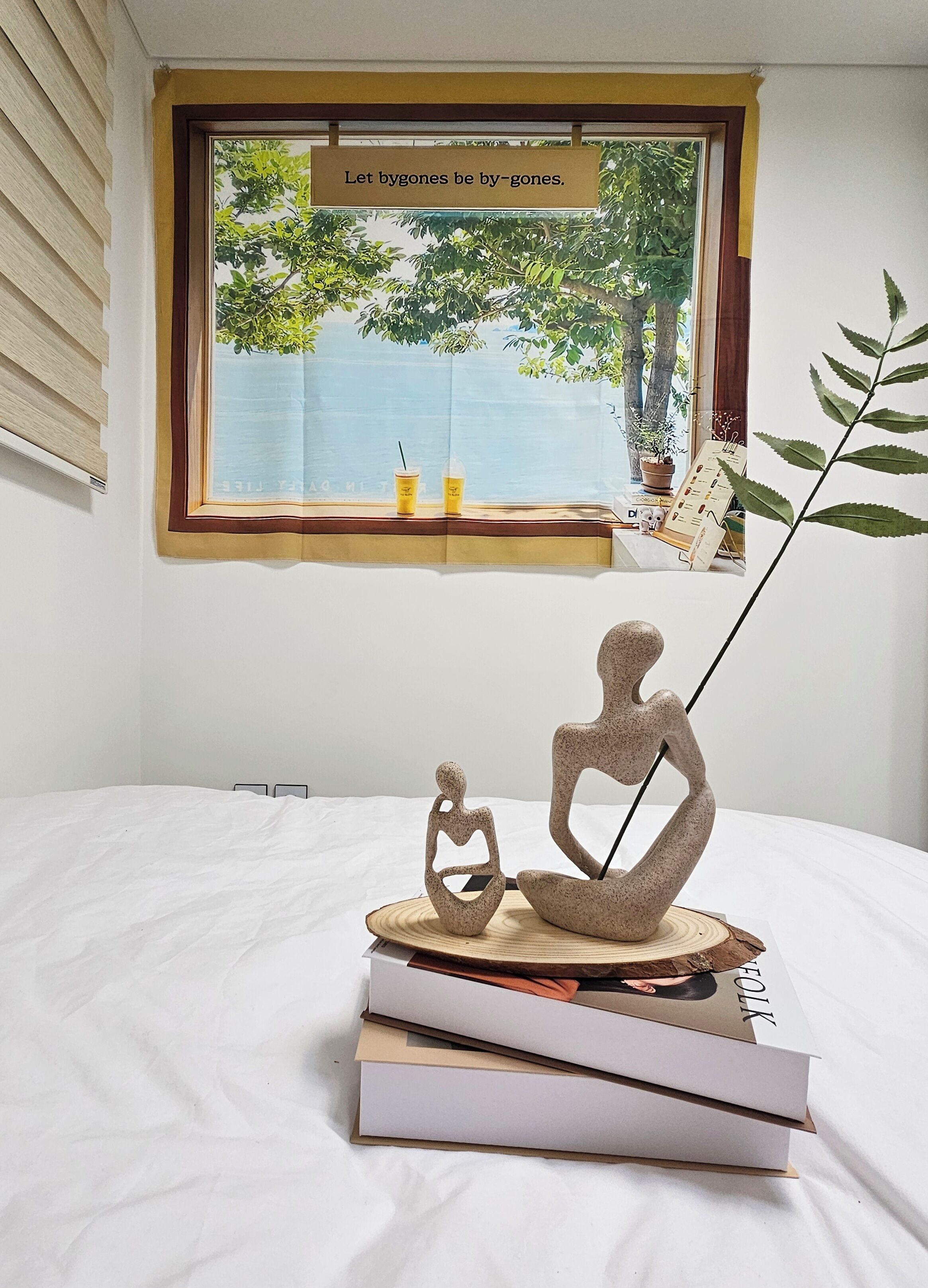 3 bedrooms, desk, WiFi, bed sheets