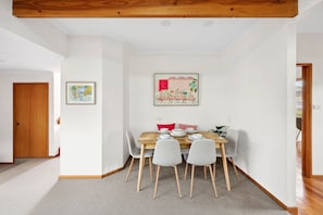Dining - Retro Family Home Perfect for Coastal Getaway (Ocean Grove)