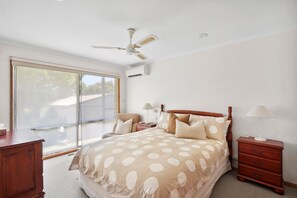 4 Schlafzimmer, Schreibtisch, WLAN, Bettwäsche