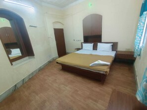 Soundproofing, free WiFi - Dear Hotel (Kolkata)