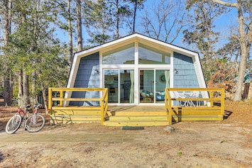Oak Island Vacation Rental | 2BR | 1BA | 800 Sq Ft | 4 Steps Required to Enter