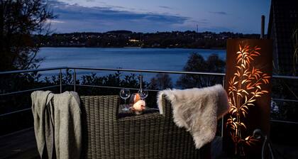 Holiday Home '120qm' with Lake View, Private Terrace and Wi-Fi