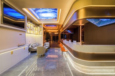 Dequan Luxury CBD Hotel