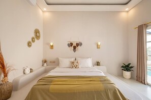 3 bedrooms, desk, iron/ironing board, free WiFi - Luxe Stunning 3BR Villa in Canggu, 8 mins to beach (Canggu)