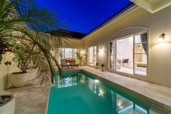 Pool - Luxe Stunning 3BR Villa in Canggu, 8 mins to beach (Canggu)