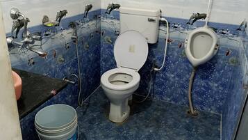 Standard Room | Bathroom