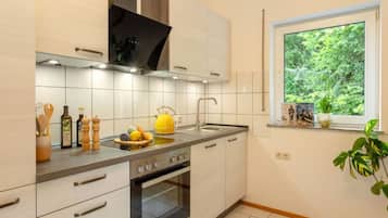 Kühlschrank, Ofen, Herdplatte, Geschirrspüler