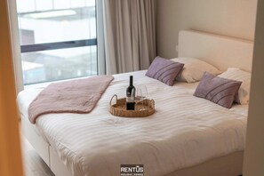 3 bedrooms, desk, iron/ironing board, WiFi