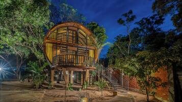 Fachada de la propiedad