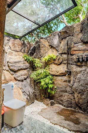 Luxury Suite, 2 Bedrooms, Garden View | Bathroom | Separate bathtub and shower, free toiletries, hair dryer, bathrobes - Woodland Sanctuary  (Habarana)
