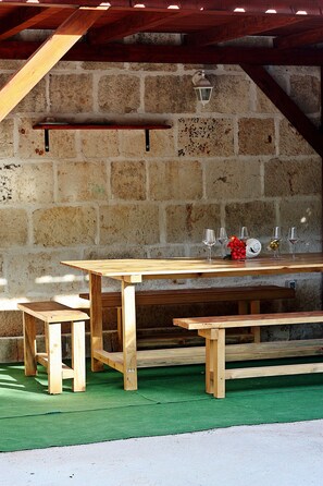 하우스 | 야외 식당