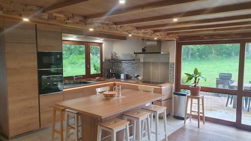 Le chalet breton, Enjoy your vacations in a warm and green setting