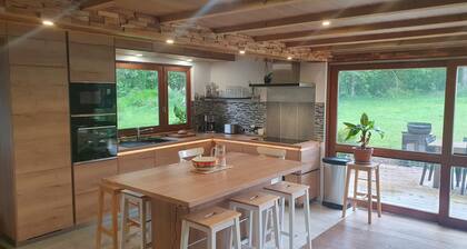 Le chalet breton, Enjoy your vacations in a warm and green setting