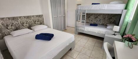 1 sovrum, internet och sängkläder