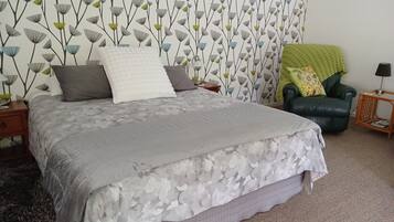 1 bedroom, iron/ironing board, bed sheets
