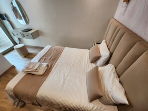 2 多间卧室、熨斗/熨衣板、WiFi、床单