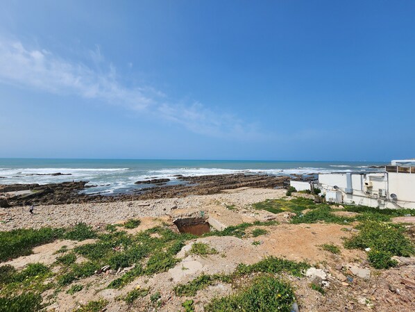 靠近海滩
