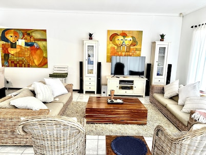 Coastal Living at Its Finest: Stylish 3-Bedroom Apartment in the City Centre