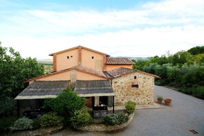 Exterior - Apartment in Tuscany near Lake Trasimeno (Castiglione del Lago)