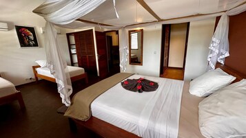 Deluxe Double Room, Sea View | In-room safe, free WiFi