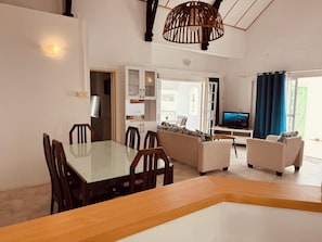 Interior - Charming 2-bedroom apartment with WiFi, AC in enchanting Port Louis (Port Louis)