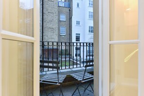 Property grounds - Stunning Knightsbridge 2 Bedroom 2 Bathroom £2m Duplex (London)