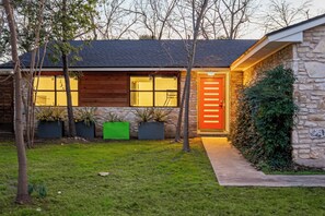 Exterior - Private Yard w/ BBQ & Games, Steps to South Congress & Barton Creek | Clarksburg (Austin)
