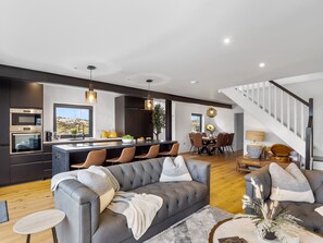 Smart TV - GarraÍ Locha - Luxurious Cottage (Roundstone)