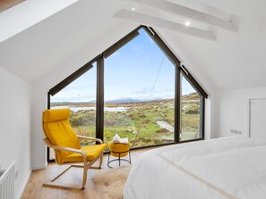 2 bedrooms, iron/ironing board, travel cot, free WiFi