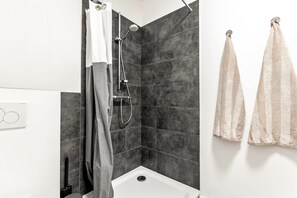 Shower, towels
