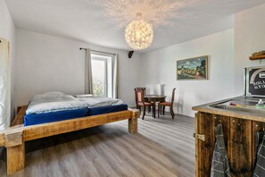 1 bedroom, free WiFi, bed sheets