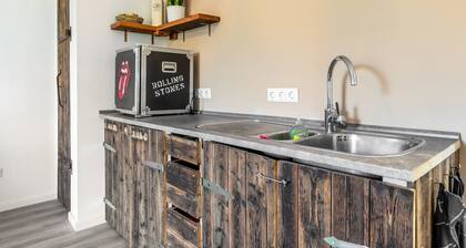 Apartment 'Gutgemacht' with Shared Terrace, Garden, and Wi-Fi